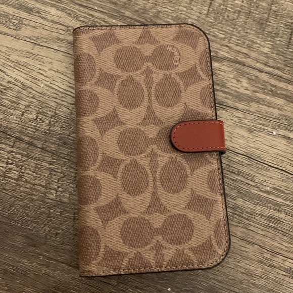 NIB Coach iPhone 15/14/13 Folio Case in Signature Tan - Picture 3 of 7